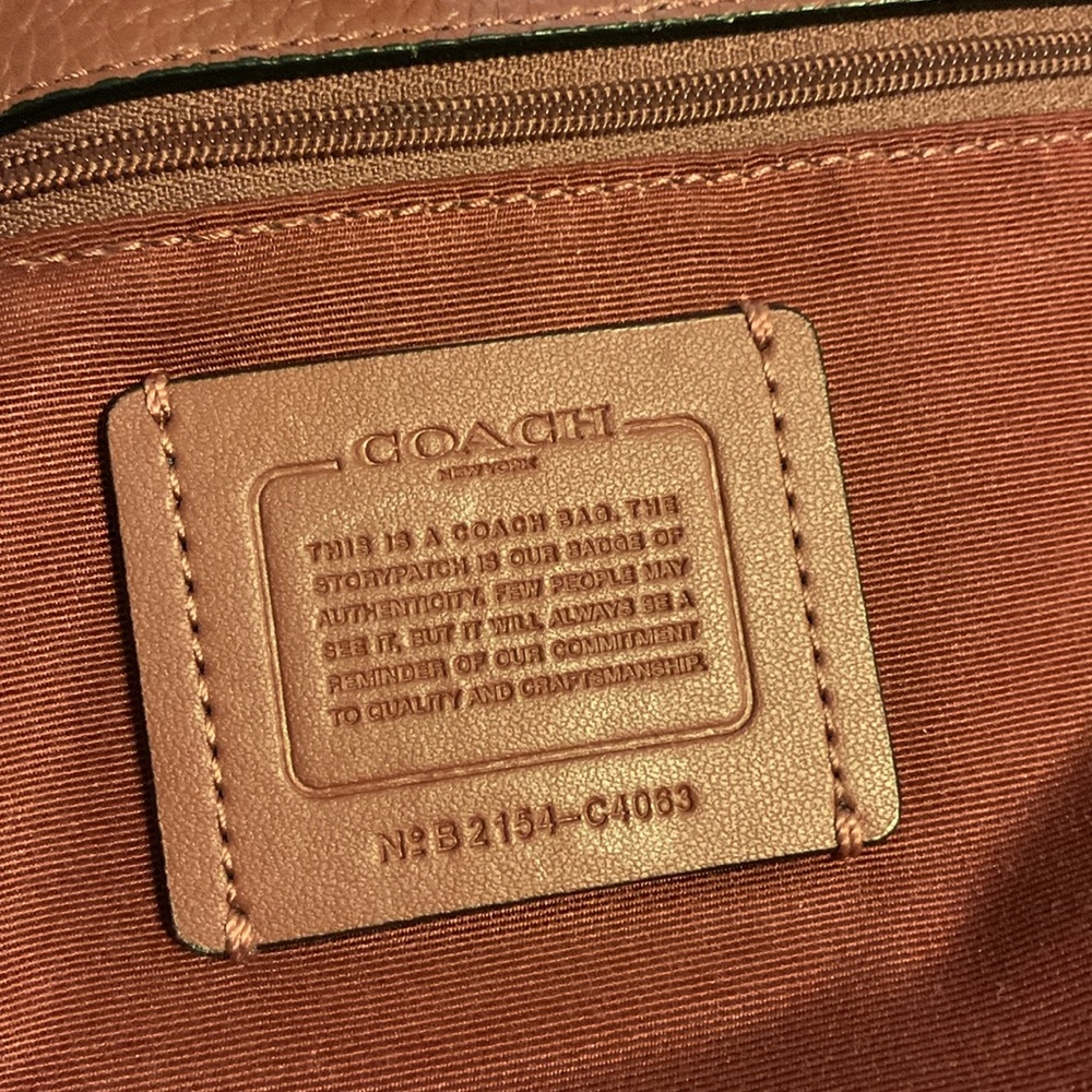 Authentic Coach purse. Pink leather EUC - Picture 4 of 9